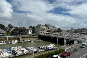 Charming T2 with harbor view